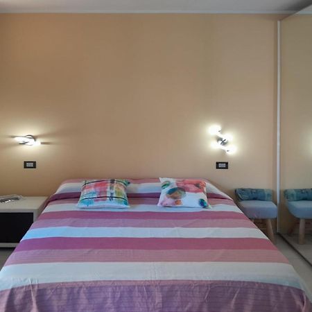 La Casina Apartment Laglio Bagian luar foto